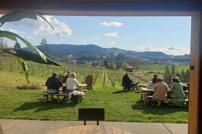 Willamette Valley Wine Tour with Lunch - Lunch at a winery