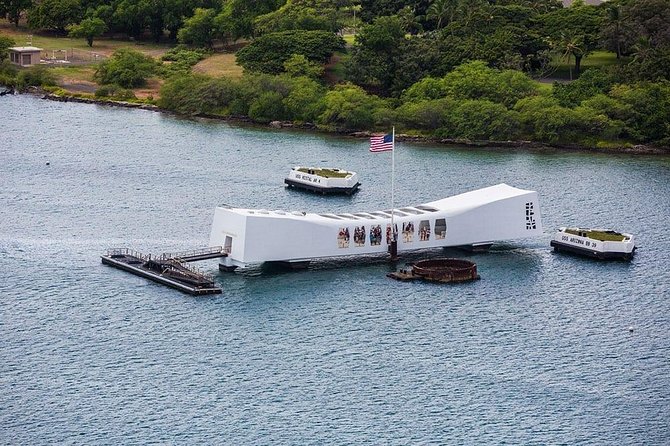 WWII Pearl Harbor Heroes Deluxe Tour - USS Missouri: where the war ended