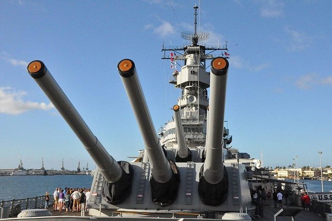 WWII Pearl Harbor Heroes Deluxe Tour - USS Bowfin: a close look at submarine life