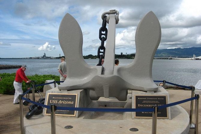 WWII Pearl Harbor Heroes Deluxe Tour - Pearl Harbor National Memorial: start with the attack