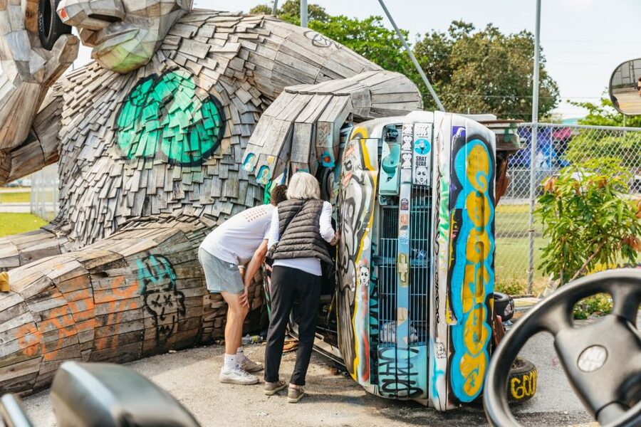 Wynwood Art District 1-Hour Street Art Tour by Golf Cart - Meeting guides with different personalities