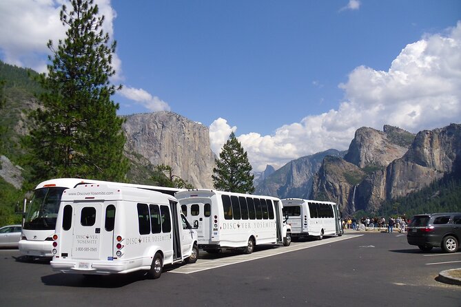 Yosemite Highlights Small Group Tour - Entering Yosemite through changing mountain views
